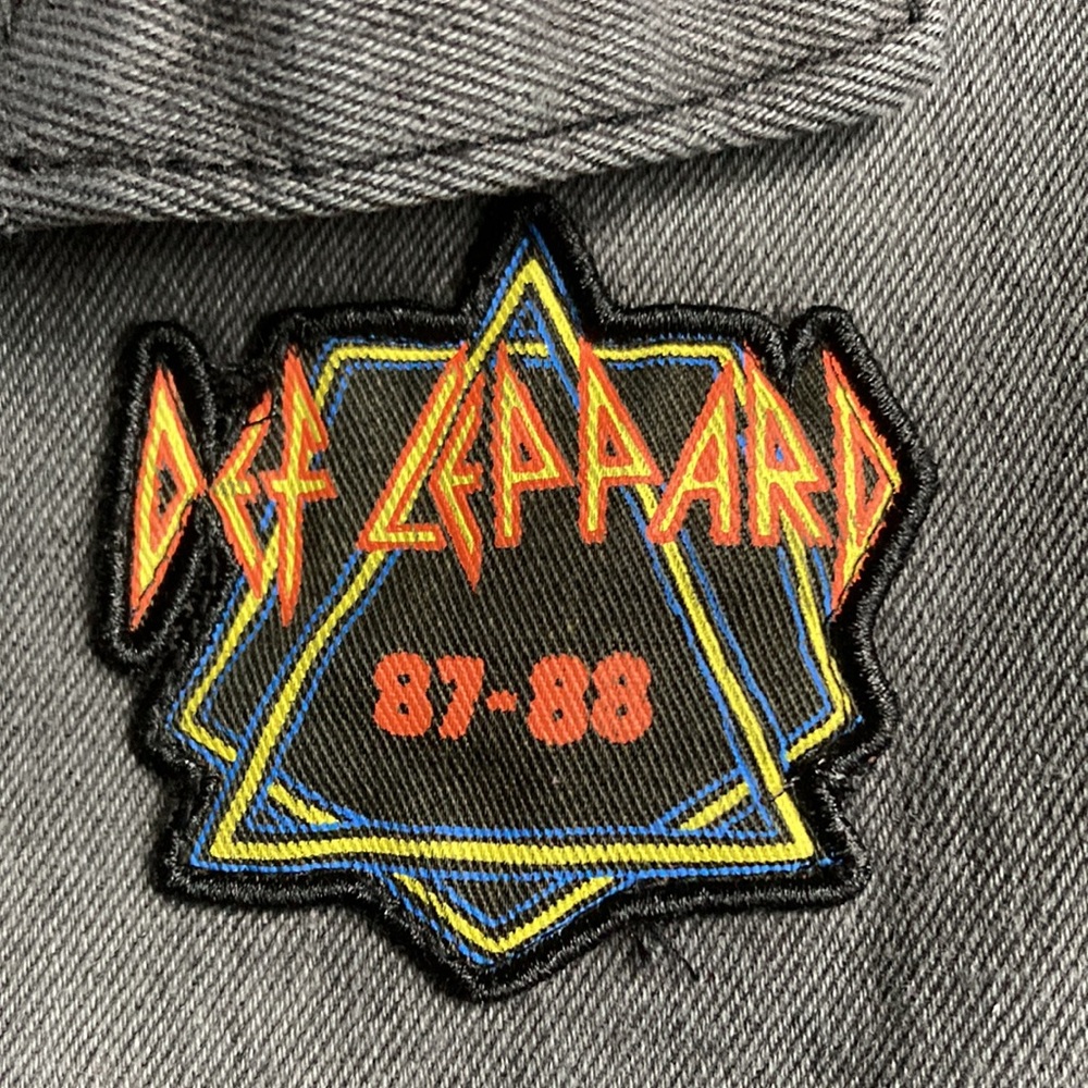 NEW Def Leppard Faded Black Junkfood Jean Patch Long Sleeve Jacket S But… - Picture 7 of 10